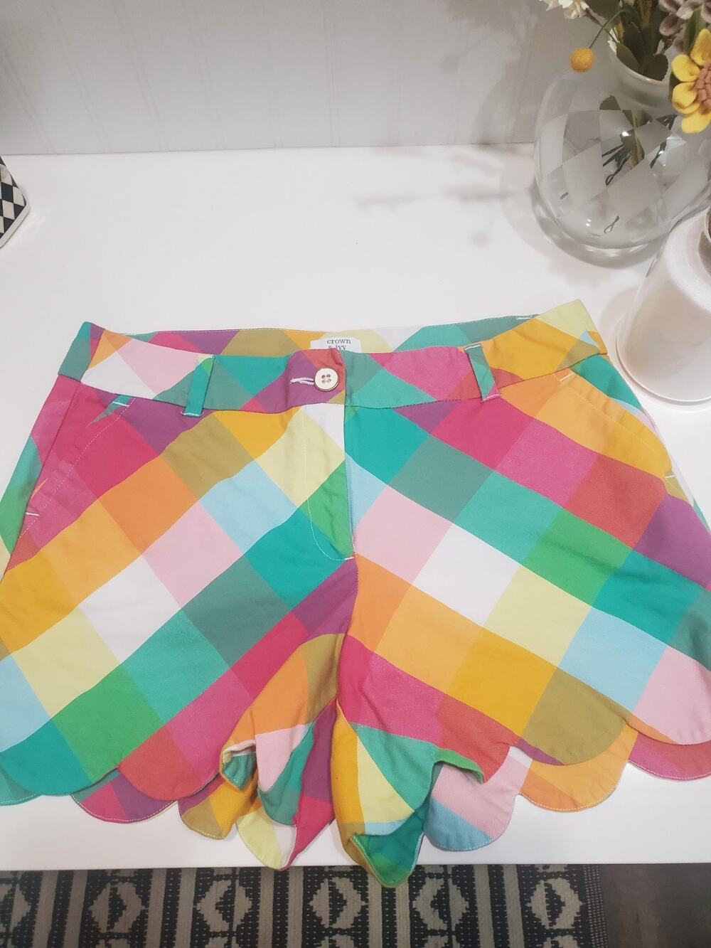 Crown & Ivy Scalloped Multicolored Shorts Size 10P